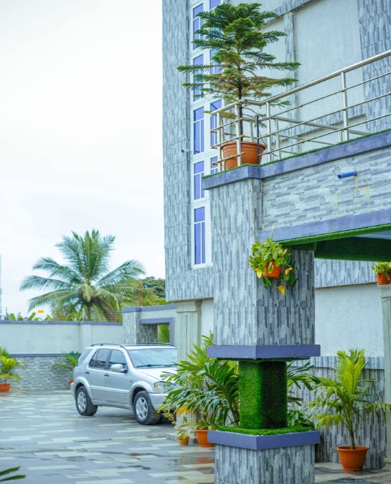 Jclay hotel and suites